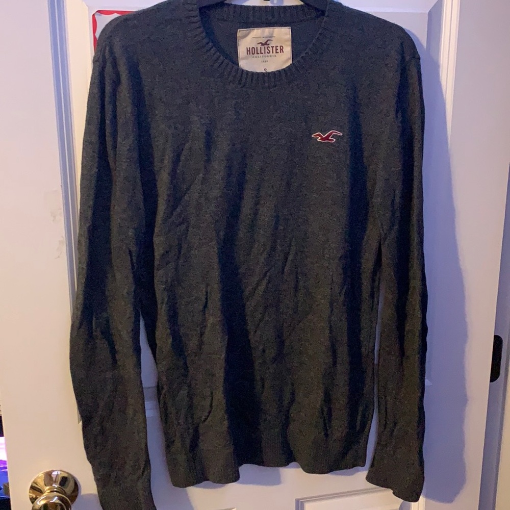 Hollister sweater